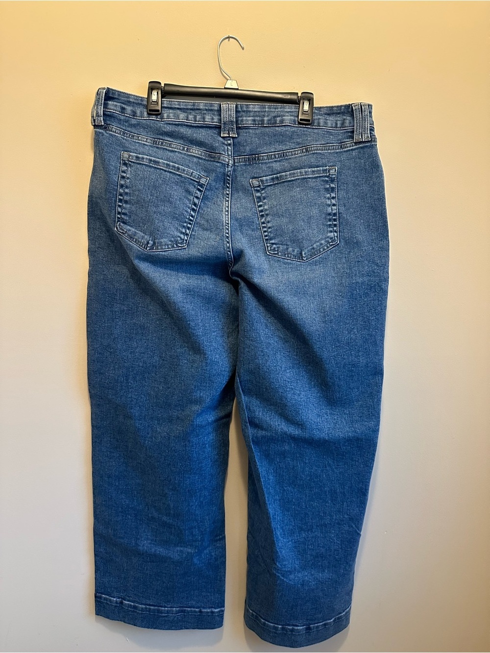 NWT Woman’s M Jeans 18W Regular High Rise Wide Leg Super Stretch Medium Wash - Picture 2 of 11